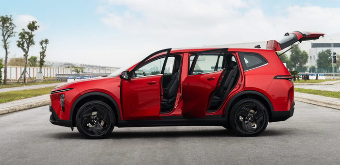 Xe 7 chỗ mới của VinFast có gì để cạnh tranh MPV xăng truyền thống? Ảnh 4