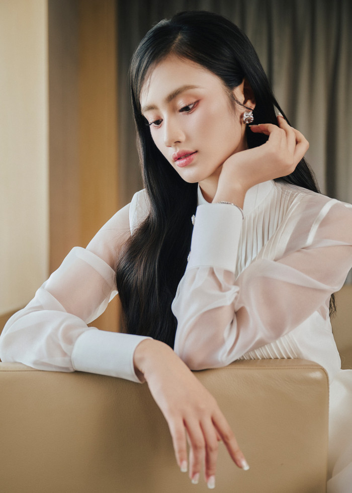 Hoa hậu Ý Nhi chia buồn đến chủ tịch Miss World và gia đình.