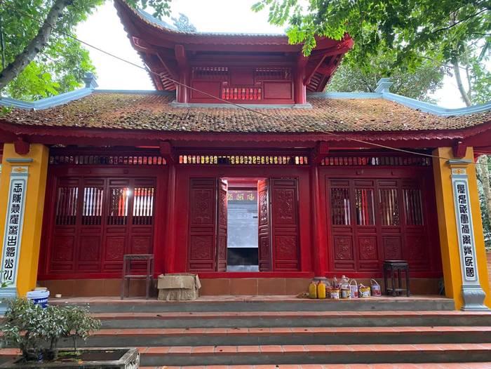 Thiên Trường Vọng Phủ rộng khoảng 1.000m², mang kiến trúc Bắc Bộ truyền thống