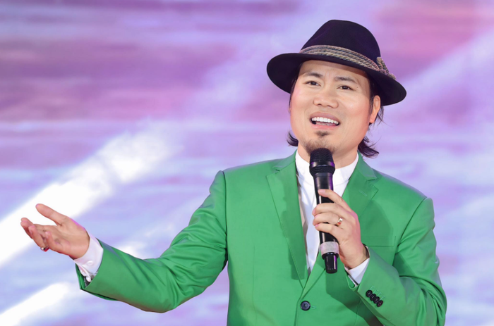 Nam diễn viên hài nghèo khổ nhất showbiz Việt giờ sống trong cơ ngơi dát vàng Nam diễn viên hài nghèo khổ nhất showbiz Việt giờ sống trong cơ ngơi dát vàng