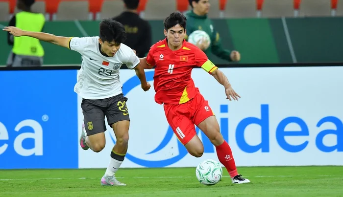 U23 Việt Nam dừng chân ở bán kết giải châu Á sau thất bại 0-3 trước U23 Trung Quốc.