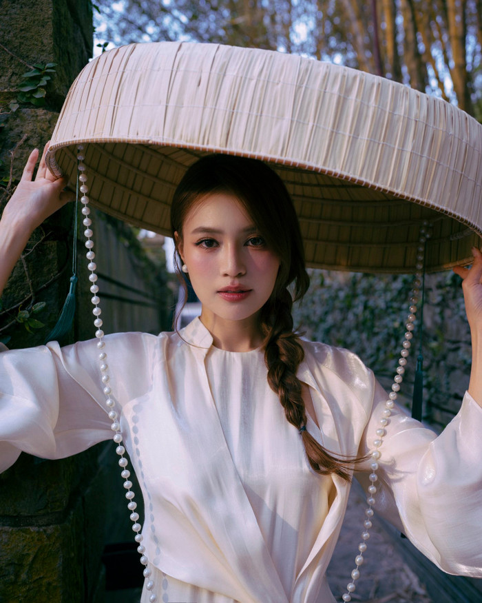 Vẻ đẹp trong trẻo, cuốn hút của nữ diễn viên.