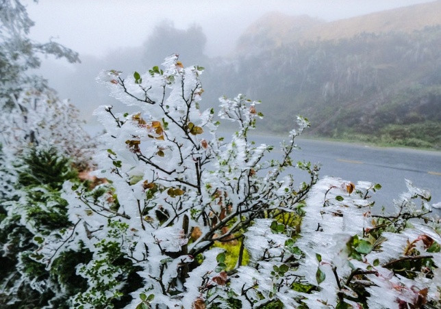 Hôm nay (22/1), Mẫu Sơn (Lạng Sơn) chỉ còn 0,3 độ. Ảnh minh hoạ