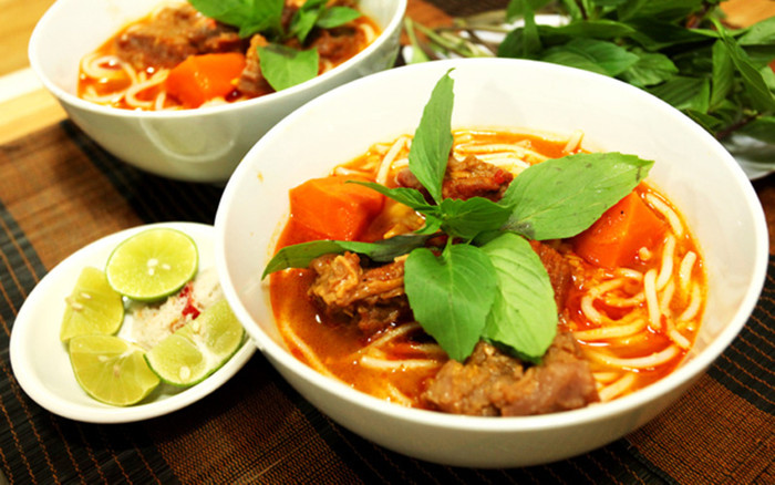 Bún bò cay Bạc Liêu - món ăn đặc sản.