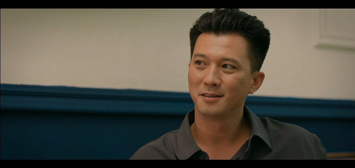 Hà Việt Dũng gây chú ý khi xuất hiện với vai diễn tổng tài trong Cách em 1 milimet.