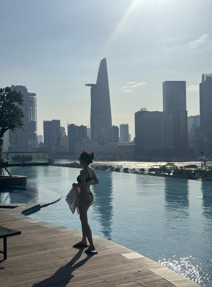 Sự táo bạo của Quyên Qui trong bộ ảnh mới nhất khiến nhiều khán giả được phen 'đỏ mặt'. Ảnh: FBNV