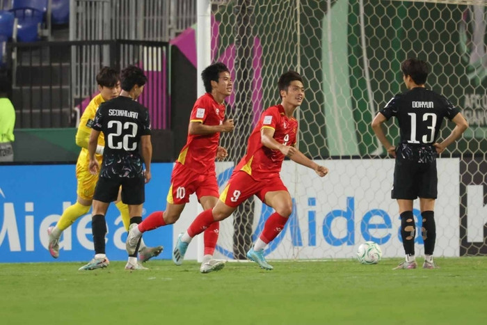 Quốc Việt sút tung lưới U23 Hàn Quốc. Ảnh: AFC