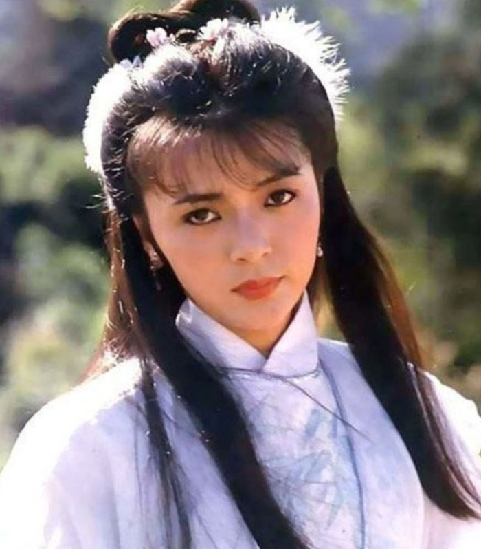 Phiên bản Trần Ngọc Liên mang nét lạnh nhưng thiếu cảm giác thiếu nữ theo nguyên tác