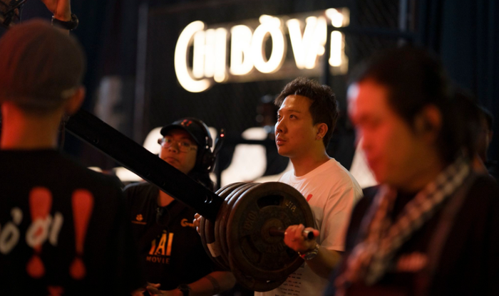 Trấn Thành trong vai trò đạo diễn, cái tên luôn song hành cùng tranh cãi và hiệu ứng phòng vé