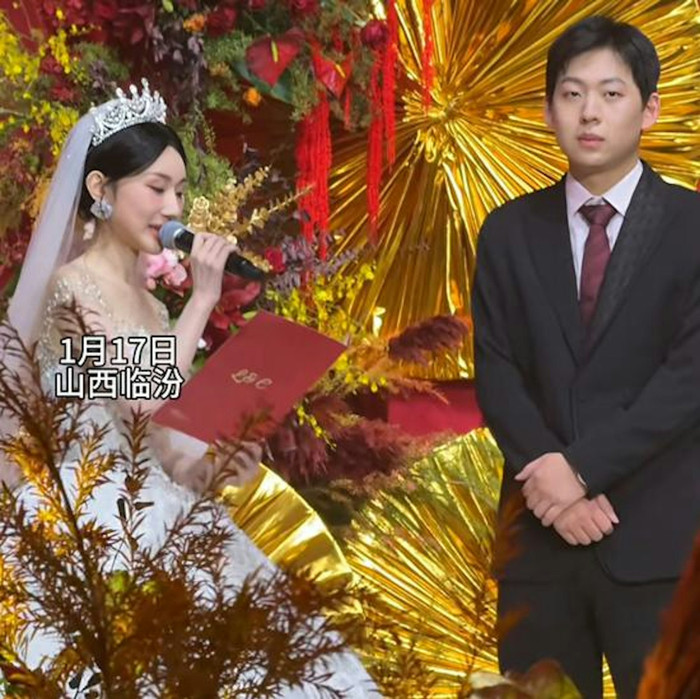 Vừa kết hôn 7 ngày, chồng đại gia của nữ ca sĩ lộ tin nhắn ngoại tình gây sốc Ảnh 2