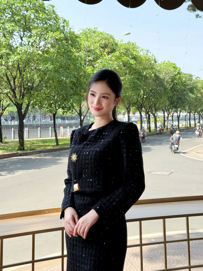 Ý Nhi vẫn chăm chỉ hoạt động trên mạng xã hội, nhưng hạn chế nhắc đến bạn trai. Ảnh: FBNV