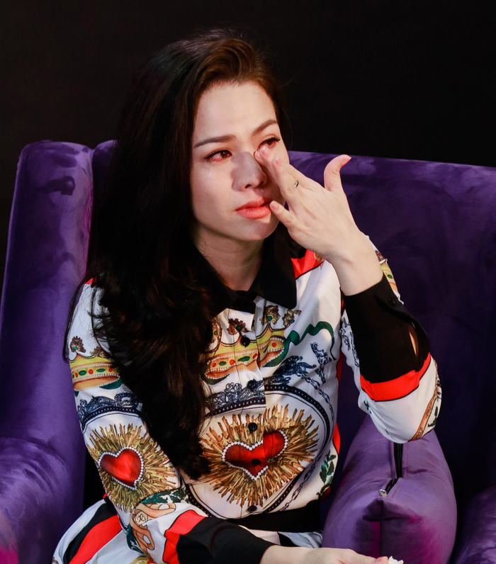 Những con số doanh thu như 16 tỷ đồng cũng không thể cứu được sản phẩm âm nhạc mới của Nhật Kim Anh.