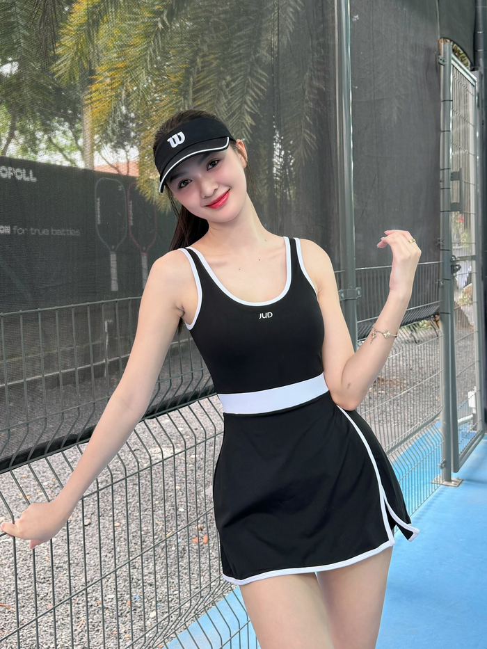 Vẻ nóng bỏng của Á hậu 2k3 đang vướng tin hẹn hò Đình Bắc Ảnh 2