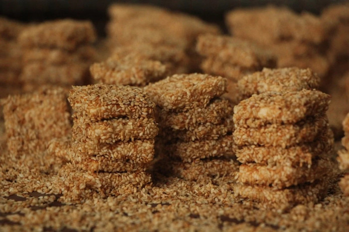 Loại bánh đặc sản này ở quê hương Mỹ Tâm có giá thành khá mềm.