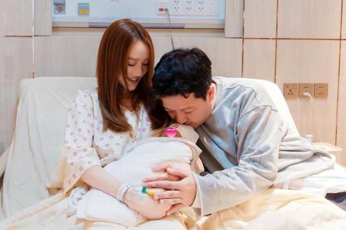 Nhã Phương và Trường Giang vừa đón 'thiên thần nhỏ' thứ 3 đến với tổ ấm.