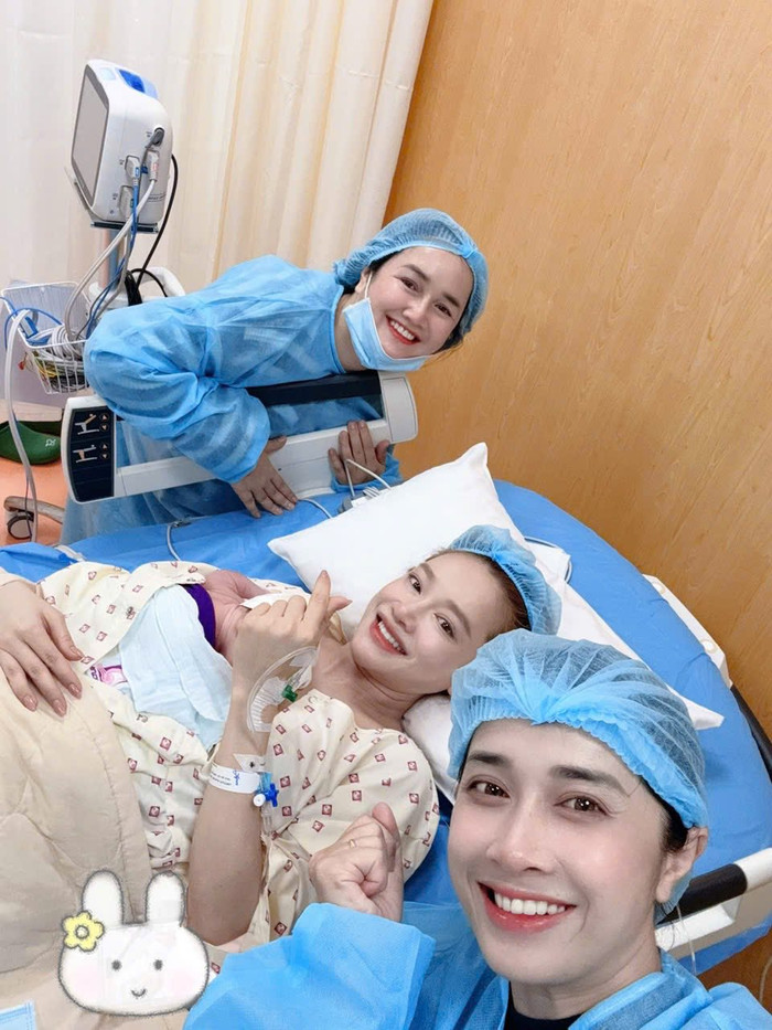 Các chị em trong nhà của Nhã Phương gắn bó khăng khít với nhau.