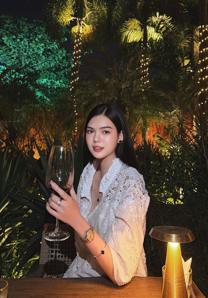 Diễn viên Ngọc Trinh vừa đăng tải bức ảnh mới trên trang cá nhân (Ảnh: FBNV).