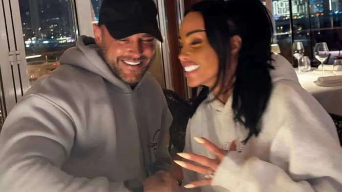 Katie Price đã chính thức về chung nhà với doanh nhân Lee Andrews tại Dubai. Ảnh: IGNV