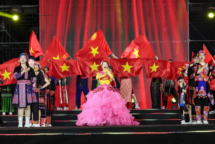 Hoàng Thùy Linh đã chọn ngã rẽ mới Ảnh 4