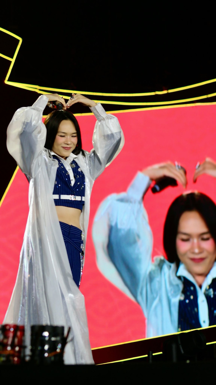 Mỹ Tâm gặp sự cố trước 50.000 khán giả Ảnh 4