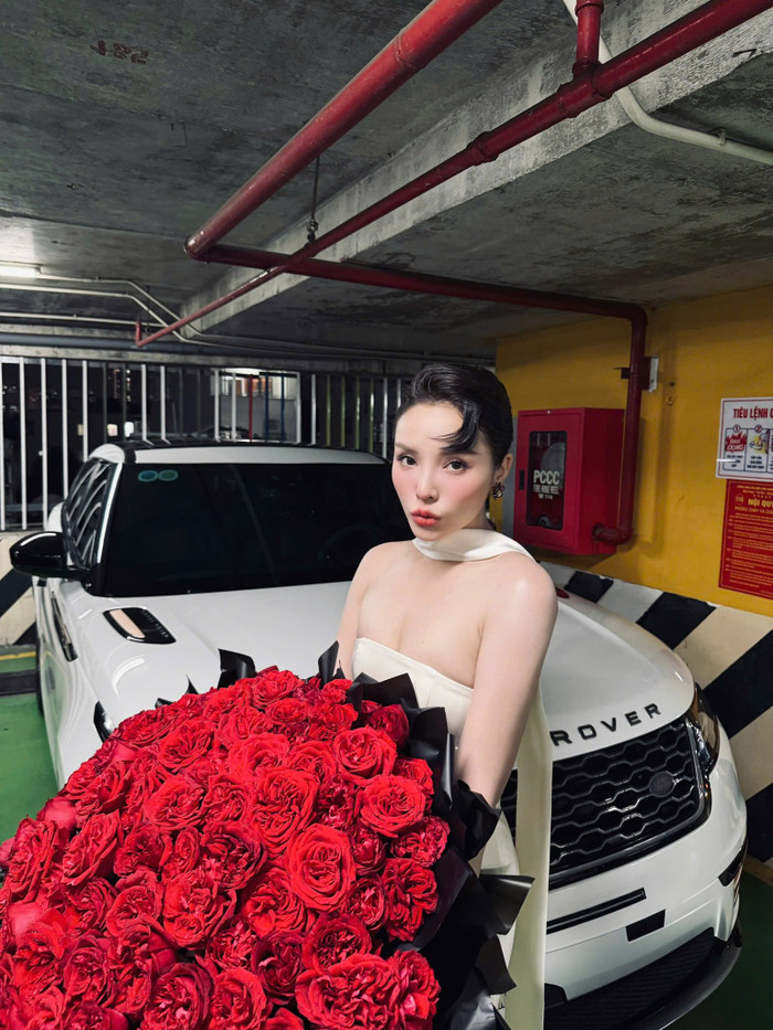 Năm 2020, Kỳ Duyên từng chi gần 6 tỷ đồng để mua xế hộp. Ảnh: FBNV