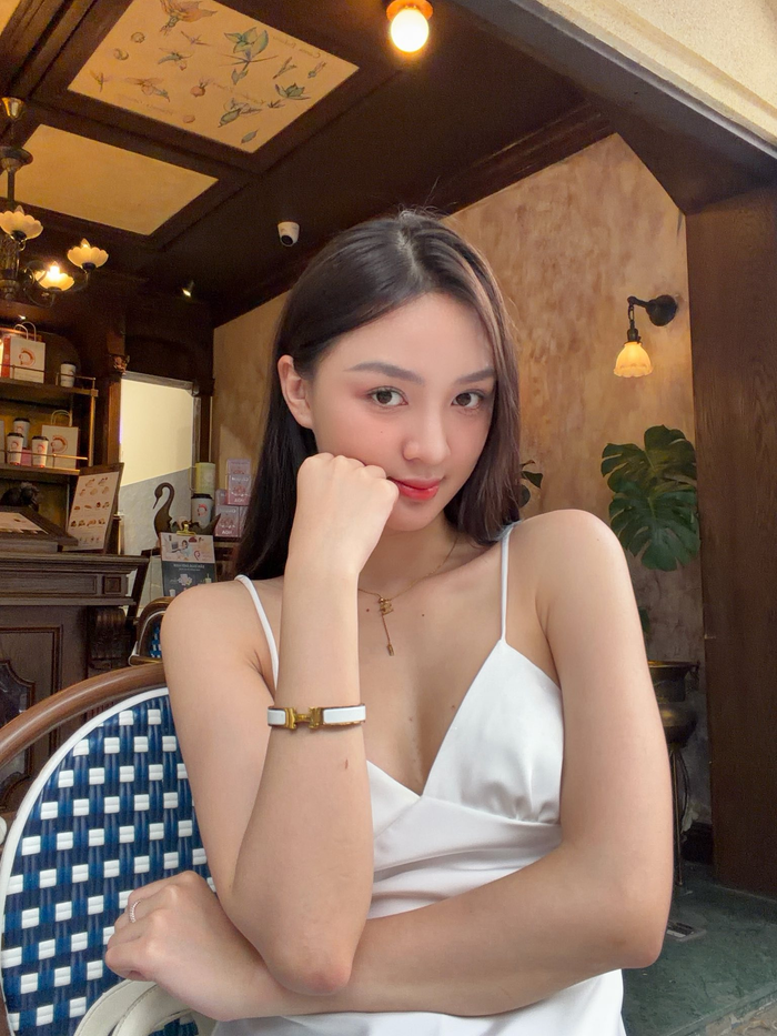 Việc Á hậu Cẩm Ly trở thành tâm điểm bàn tán cho thấy sự quan tâm của khán giả dành cho mối quan hệ giữa nàng Hậu với Đình Bắc.