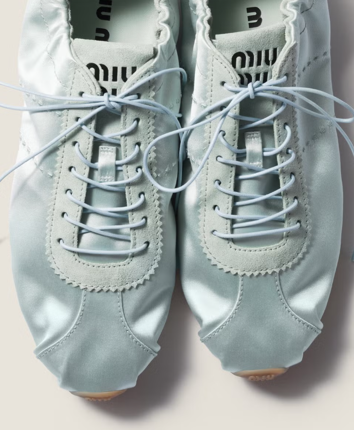 Giày vải satin. Ảnh: Miu Miu