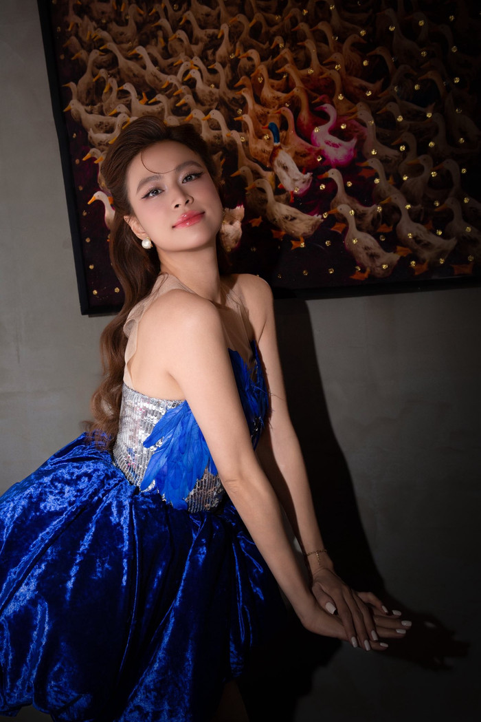 Hiện nay Hoàng Thùy Linh đang chọn những vai diễn đa dạng hơn dù vướng nhiều tranh cãi xoay quanh diễn xuất. Ảnh: FBNV