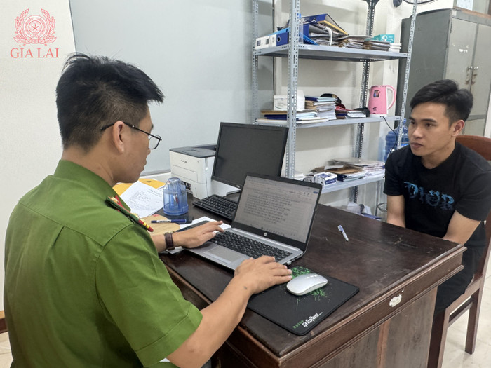 Nguyễn Đình Phúc tại cơ quan Công an. Ảnh: Công an tỉnh Gia Lai