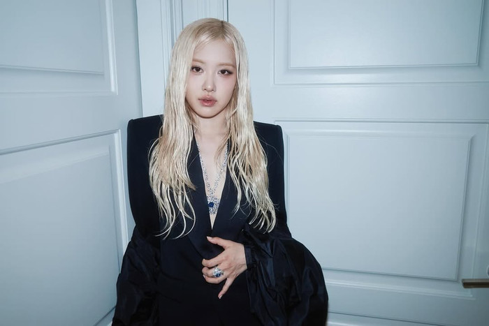 Ngoài việc chia sẻ những câu chuyện đã qua, Rosé vẫn lựa chọn giữ kín danh tính bạn trai cũ. Ảnh: IGNV