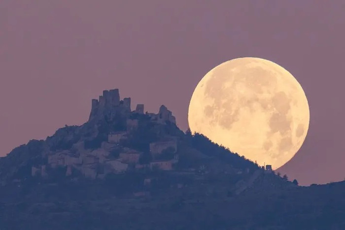 Hôm nay (3/1), người Việt có thể ngắm 'siêu trăng sói' vào khung giờ nào? Ảnh 2