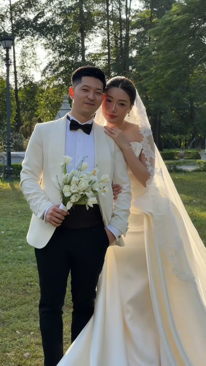 Kiều My và bạn trai đã chụp ảnh cưới. Ảnh chụp màn hình
