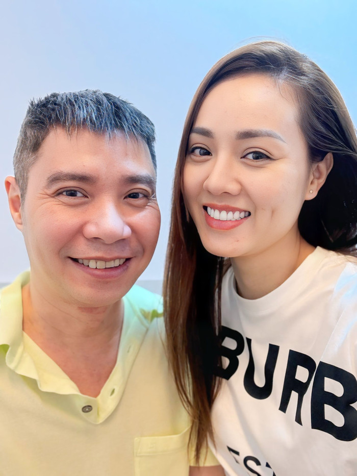 NSND Công Lý được vợ chăm sóc chu đáo, tận tình trong những năm qua. Ảnh: FBNV