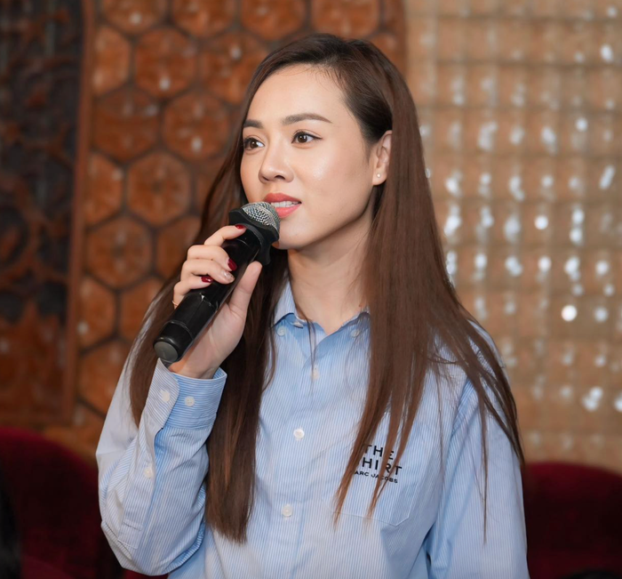 Vợ NSND Công Lý bức xúc khi tiếp nhận thông tin sai sự thật về bản thân và chồng. Ảnh: FBNV