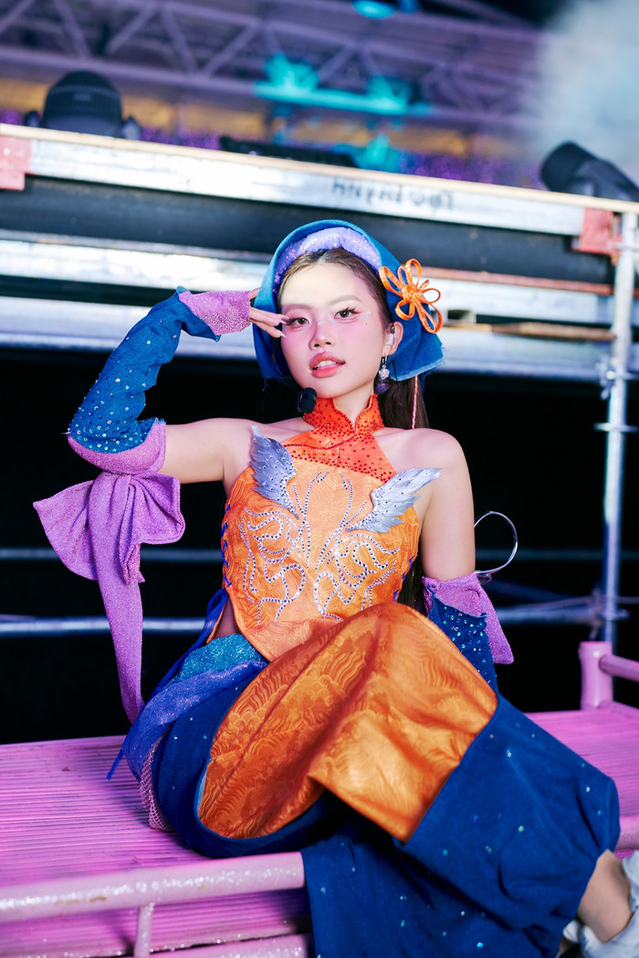 Phương Mỹ Chi không chỉ ghi điểm với khán giả qua giọng hát mà còn ở tính cách gần gũi.&nbsp;