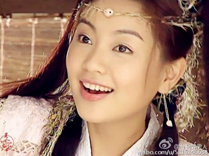 Lần đầu Tiểu Chiêu xuất hiện tại Quang Minh Đỉnh, thời điểm khởi đầu cho thân phận hai mặt của cô