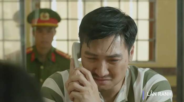 Trong đoạn trích hé lộ tập cuối, nhân vật Triển không giấu được xúc động (Ảnh: Chụp màn hình).