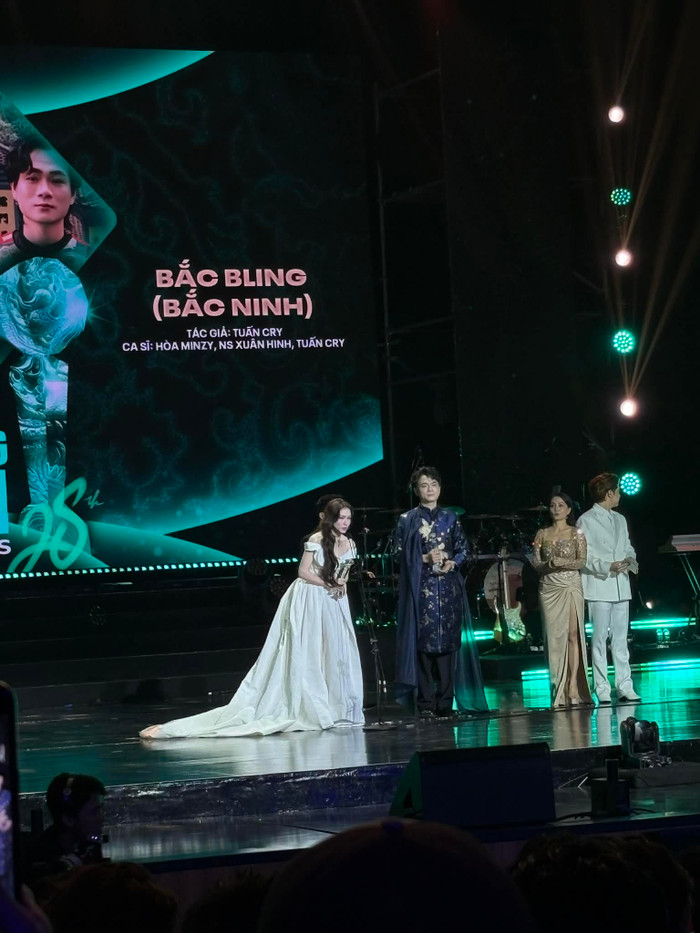Bắc Bling - Hoà Minzy.