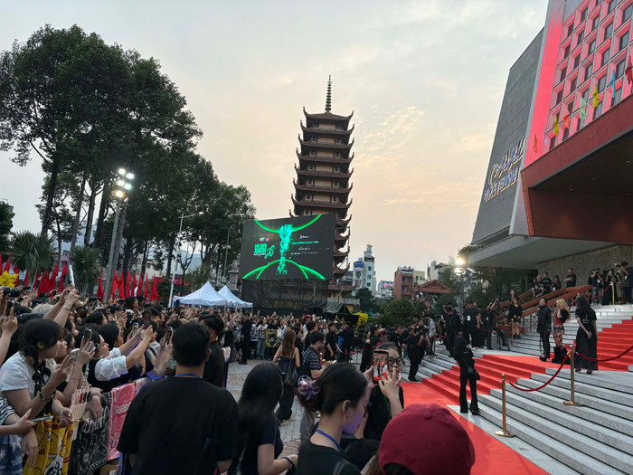 Trực tiếp lễ trao giải Làn Sóng Xanh 2025: Hòa Minzy và Phương Mỹ Chi đối đầu căng thẳng Ảnh 1