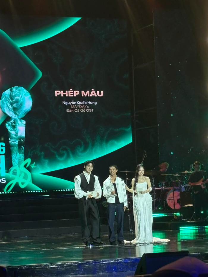 Trực tiếp lễ trao giải Làn Sóng Xanh 2025: Hòa Minzy được xướng tên Ảnh 1