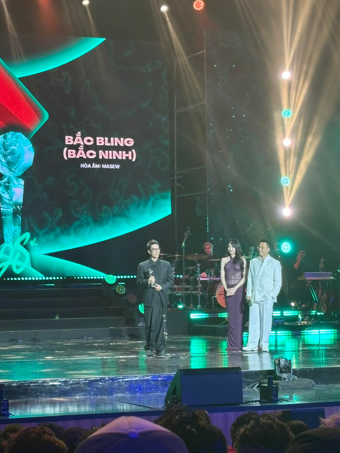 Trực tiếp lễ trao giải Làn Sóng Xanh 2025: Hòa Minzy được xướng tên Ảnh 2