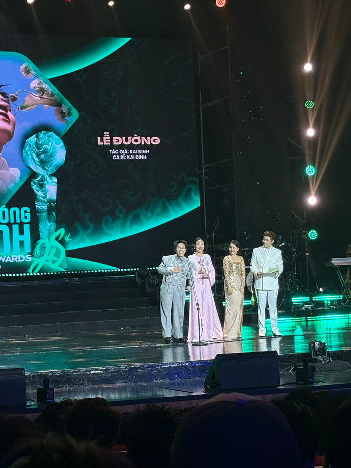 Lễ đường - Kai Đinh.