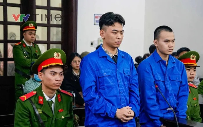 Bị cáo Nguyễn Văn Thiên và bị cáo Nguyễn Long Vũ tại toà. Ảnh: VTV Times&nbsp;