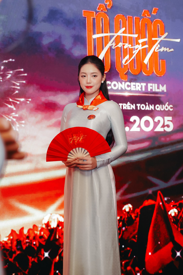 Trần Ngọc Châu Anh là Á hậu 1 Hoa hậu Việt Nam 2024. Không chỉ ghi điểm bởi nhan sắc rạng rỡ và thần thái tự tin, nàng Hậu còn sở hữu thành tích học tập đáng nể. Ảnh: FBNV