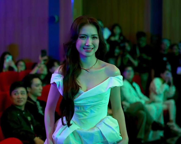 Hòa Minzy không phát biểu khi nhận giải tại Làn Sóng Xanh Ảnh 2