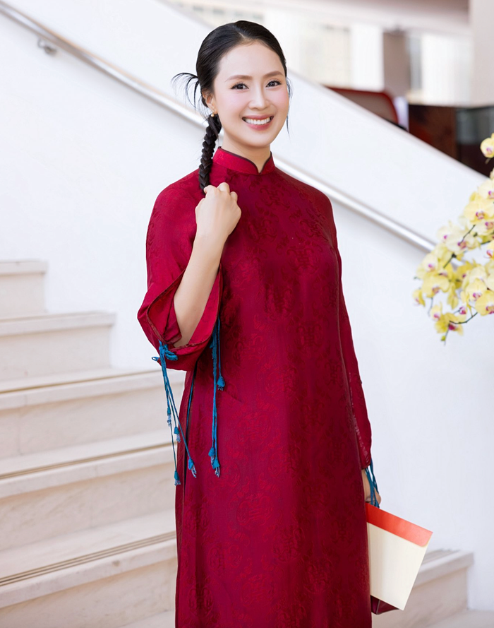 Hồng Diễm thể hiện sự trân trọng khi nhắc đến vai diễn trong phim Lằn ranh. Ảnh: FBNV