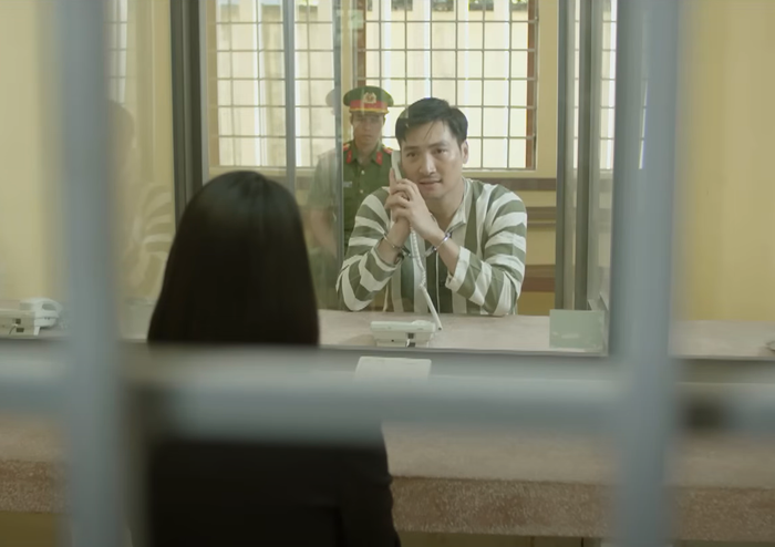 Triển (Mạnh Trường) nhận mức án 10 năm tù cho những sai phạm của mình.