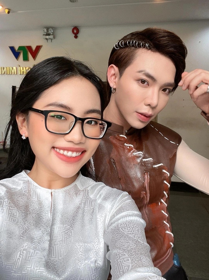 Nam ca sĩ công khai xin lỗi Phương Mỹ Chi Ảnh 4