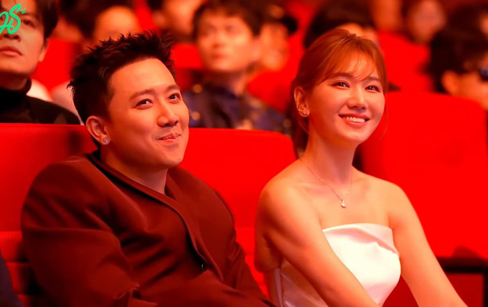 Khoảnh khắc của vợ chồng Trấn Thành - Hari Won tại lễ trao giải Làn Sóng Xanh 2025.