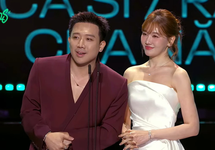 Hari Won và Trấn Thành tại lễ trao giải Làn Sóng Xanh 2025.